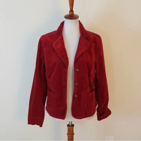Kikit Jeans burgundy/ red jacket. Cute button detailing. - Picture 2 of 6